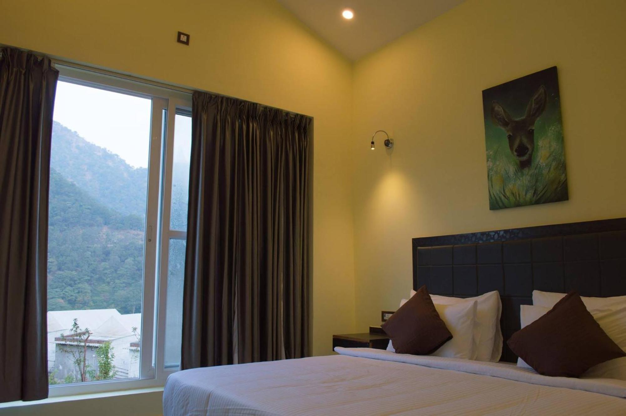 Hotel Golden Heritage Pahalgam Exterior photo